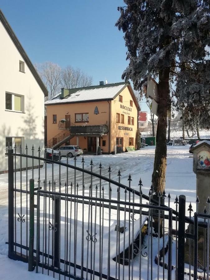 Srebrny Swierk فامبيرزيتش المظهر الخارجي الصورة